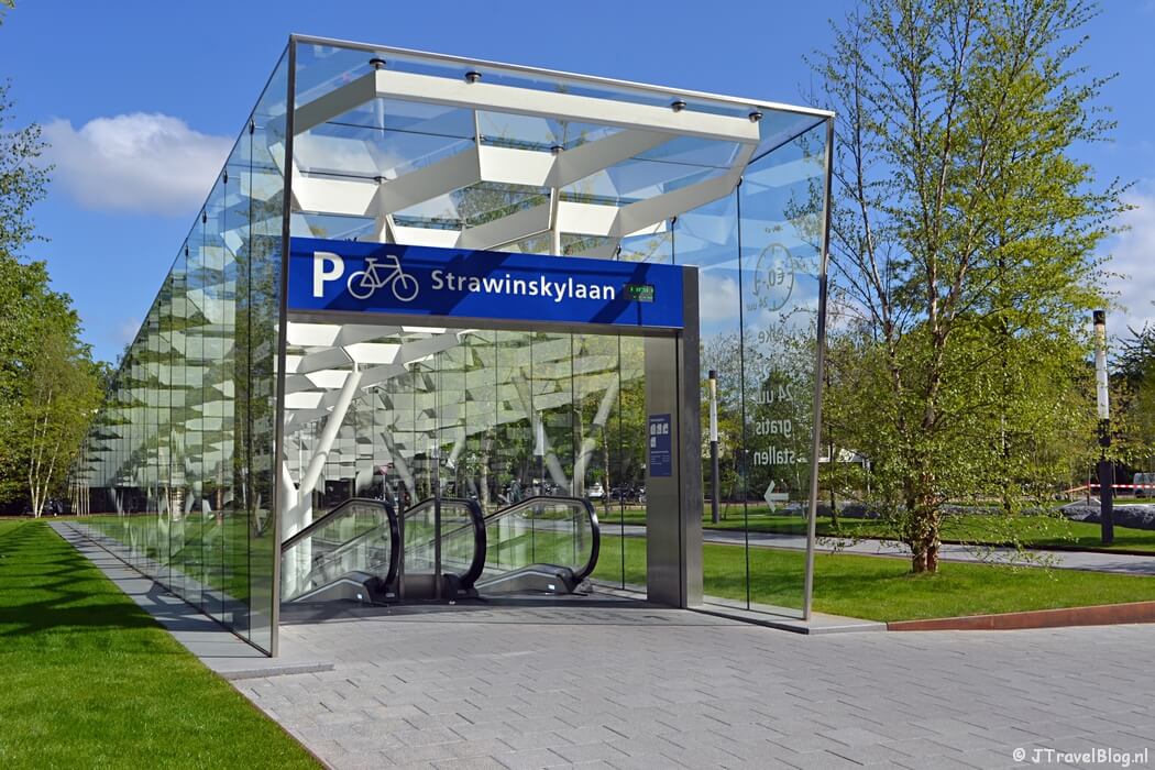 De Vijfhoek tijdens mijn wandeling langs het groene deel van de Amsterdamse Zuidas