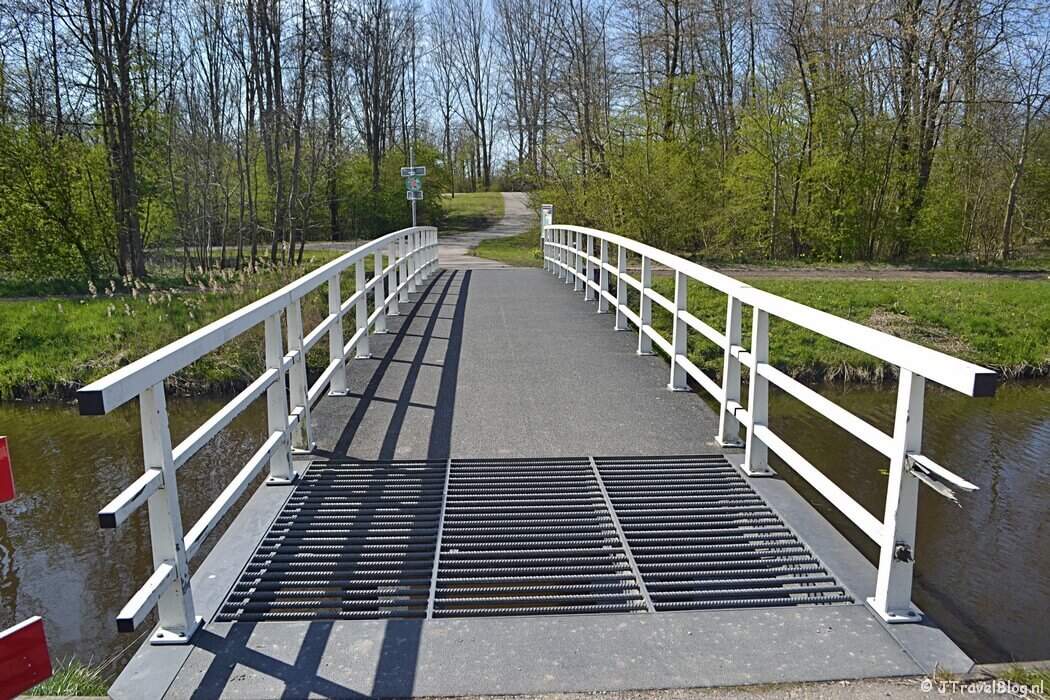 De brug terug naar het Haarlemmermeerse Bos tijdens de Trage Tocht Vijfhuizen