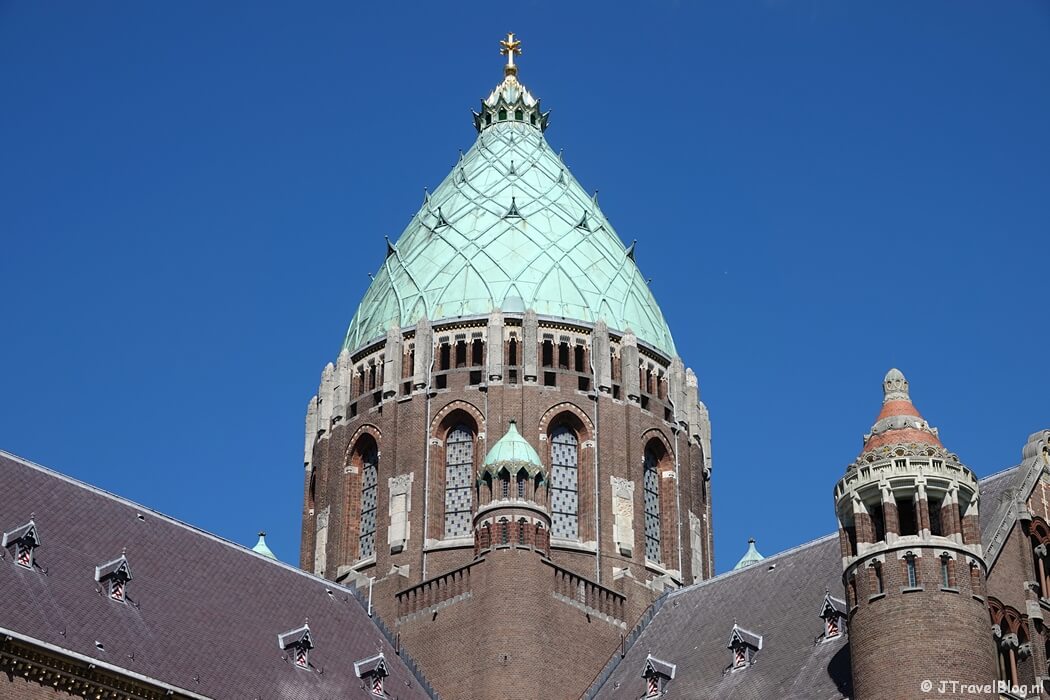 De koepel tijdens het 'Mysterie van de Rode Robijn' in de KoepelKathedraal in Haarlem