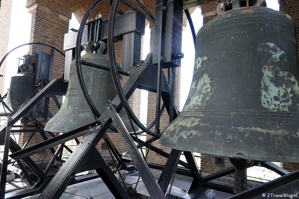 De klokken in de Vrouwentoren tijdens het 'Mysterie van de Rode Robijn' in de KoepelKathedraal in Haarlem