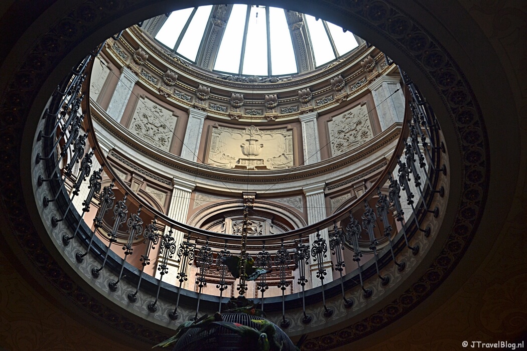 De entree van het Teylers Museum in Haarlem