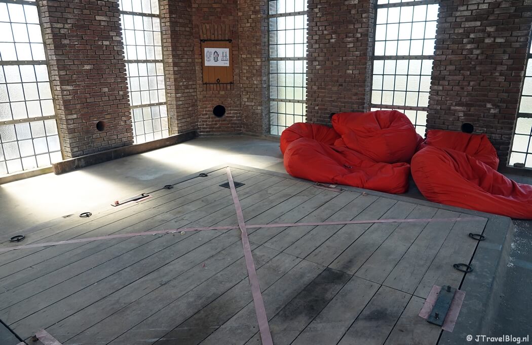 De lounge in de Vrouwentoren tijdens het 'Mysterie van de Rode Robijn' in de KoepelKathedraal in Haarlem