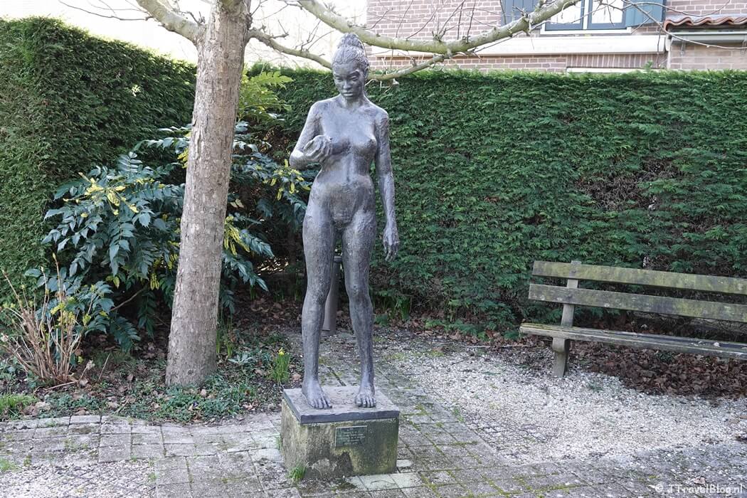 Eva in Bijbelse Tuin Hoofddorp