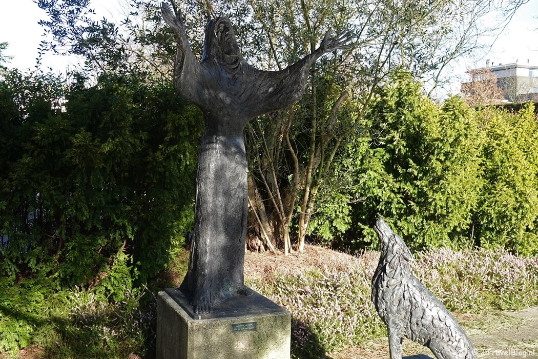 Franciscus van Assisi en de Wolf in Bijbelse Tuin Hoofddorp