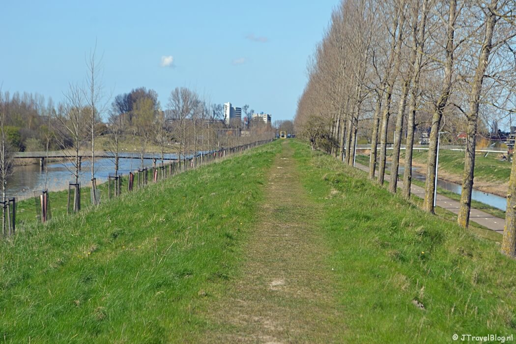De Geniedijk richting Vijfhuizen tijdens de Trage Tocht Vijfhuizen