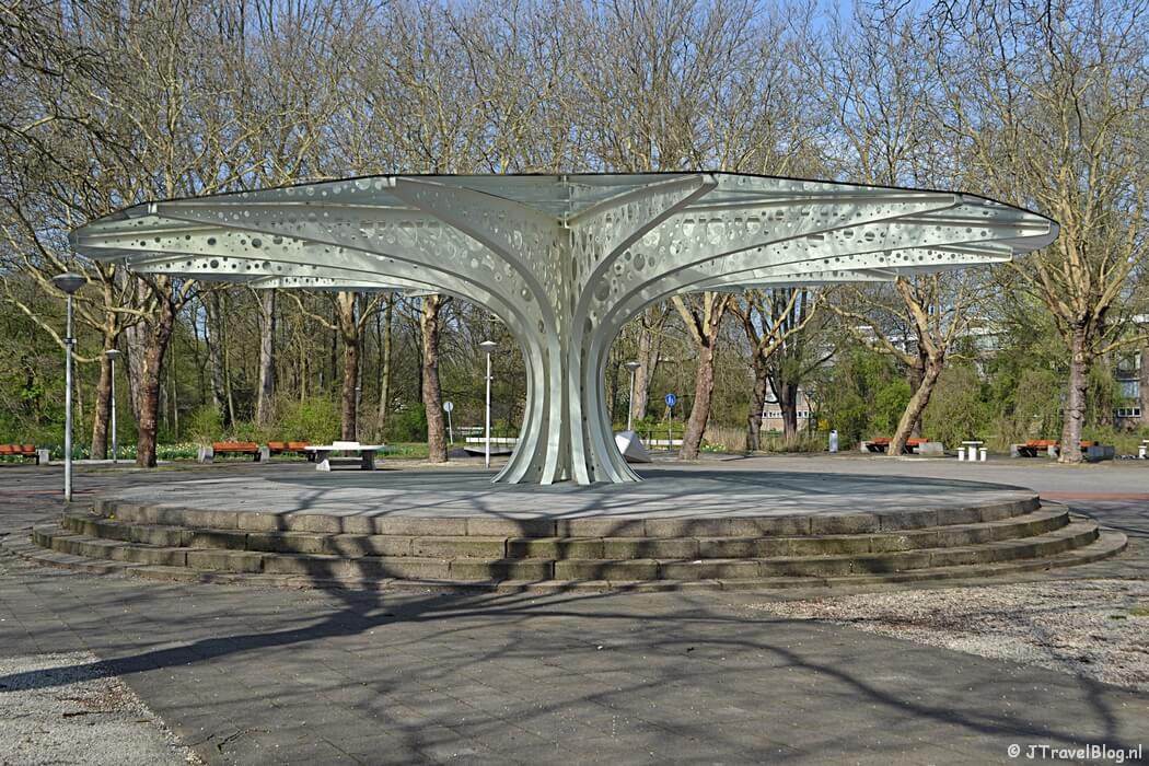 Het Gijsbrecht van Aemstelpark tijdens mijn wandeling langs het groene deel van de Amsterdamse Zuidas