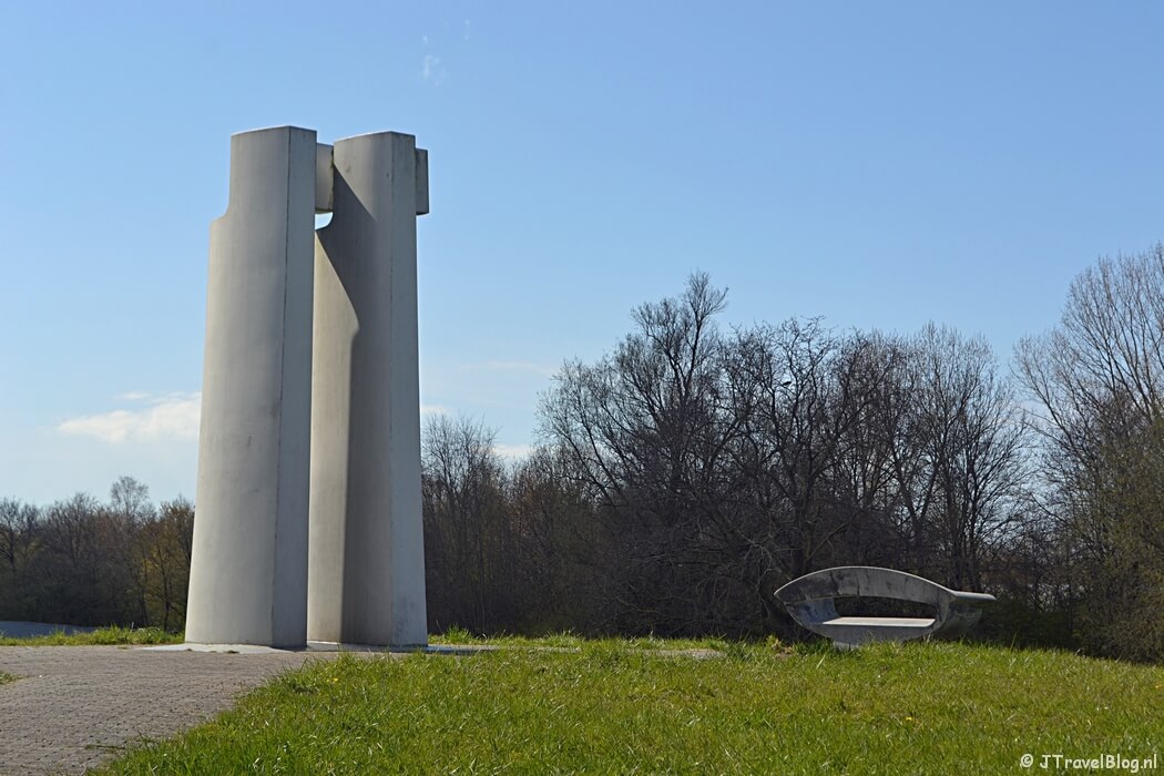 Het beeld de Verrekijker op de Batterij aan de IJweg tijdens de Trage Tocht Vijfhuizen