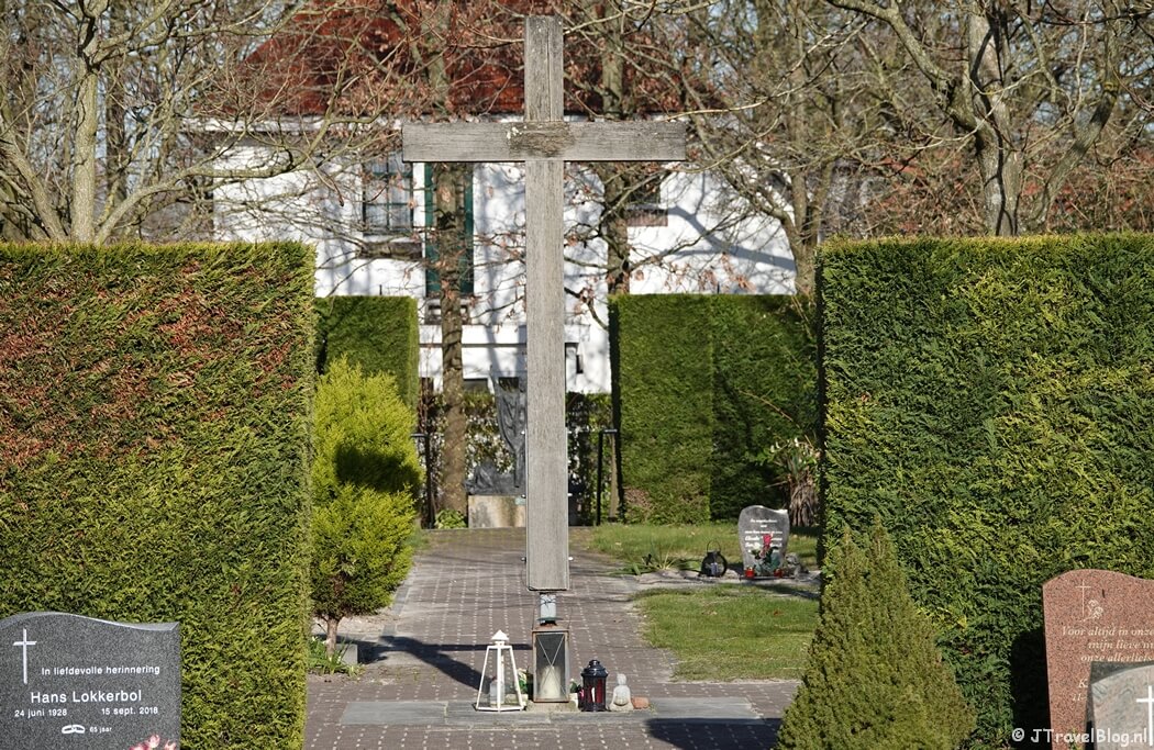 Het kruis in Bijbelse Tuin Hoofddorp