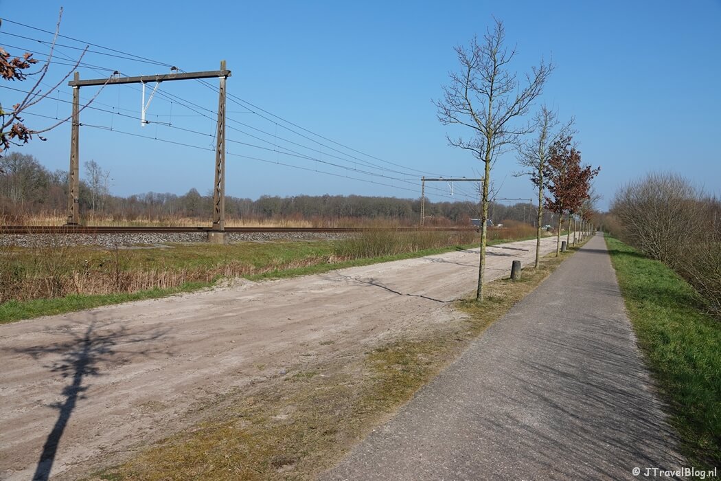 Het spoor langs de Tintelersteeg tijdens de 11e etappe van het Westerborkpad