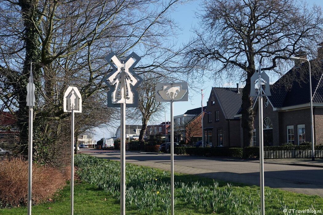 Het kunstwerk Wind, zonlicht en transparantie in De Zilk tijdens de Verborgen Verleden fietsroute langs historische plekken in Noordwijkerhout en De Zilk