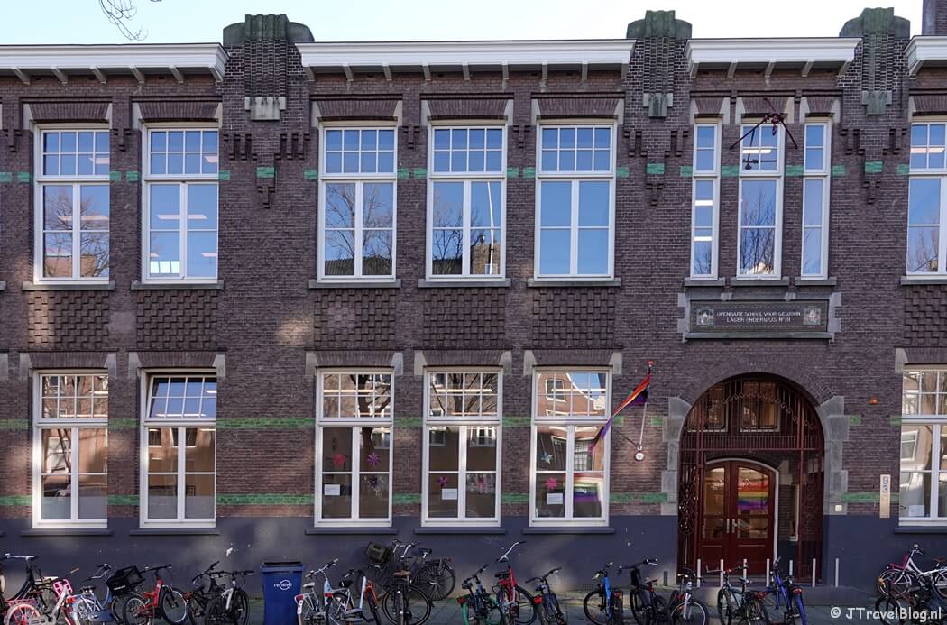 Lagere school van Jan Lighthart tijdens mijn onderwijshistorische wandeling in Amsterdam