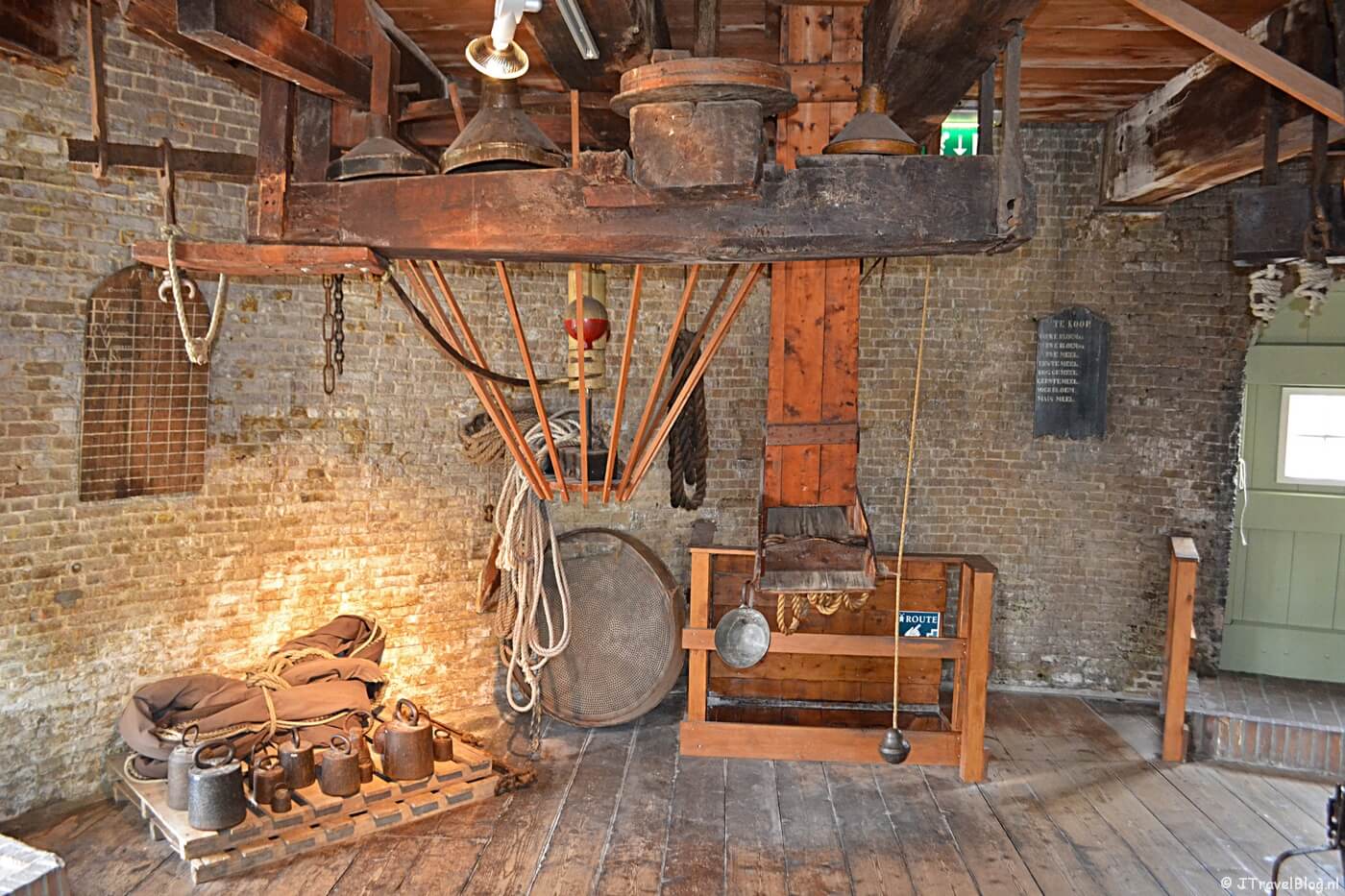 De maalzolder in Molenmuseum De Valk in Leiden