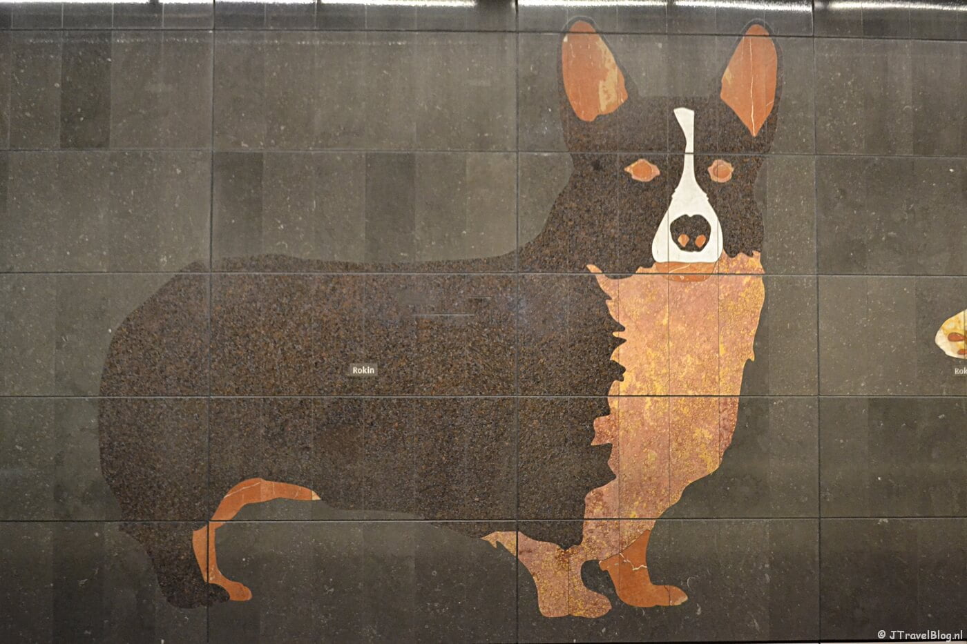 Kunst in de metro van Amsterdam bij de halte Rokin van de Noord-Zuidlijn. Volgende maand meer hierover.