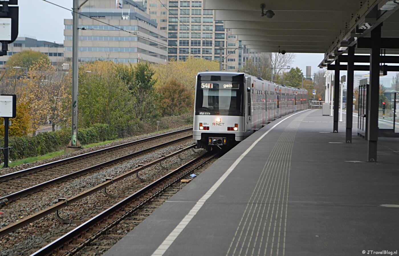 De metro naar Station Gein