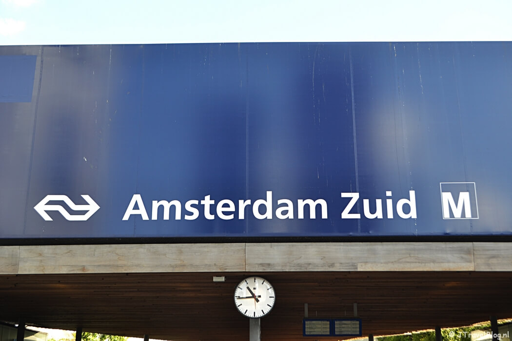 NS Station Amsterdam Zuid, het begin- en eindpunt van mijn wandeling langs het groene deel van de Amsterdamse Zuidas