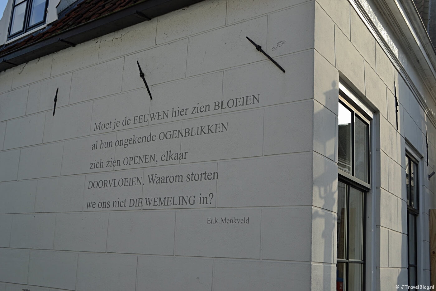 Muurgedicht zonder titel van Erik Menkveld