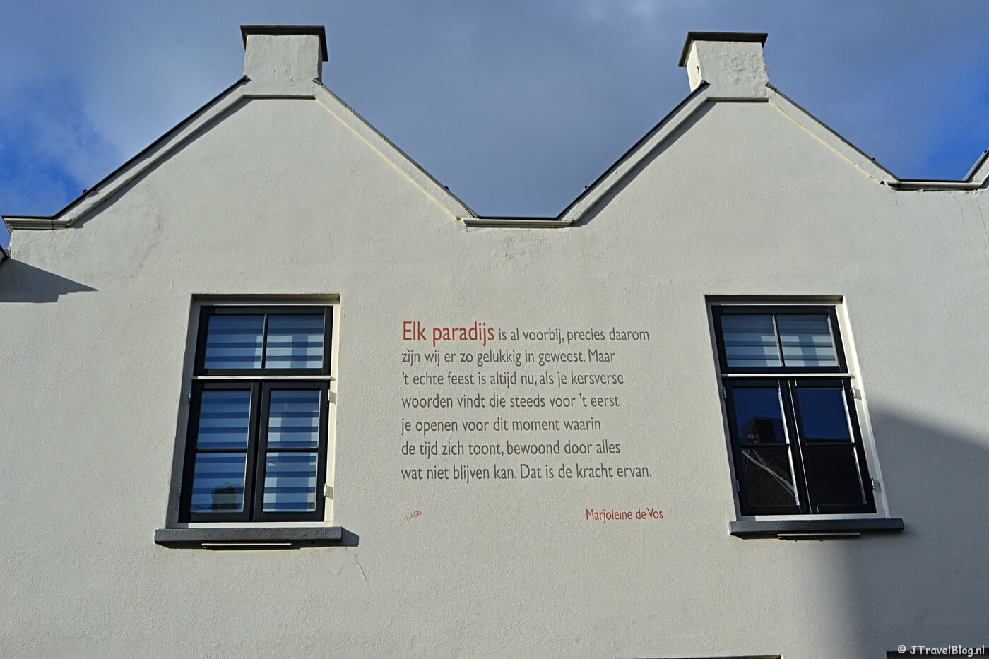 Muurgedicht ‘Elk paradijs’ van Marjoleine de Vos