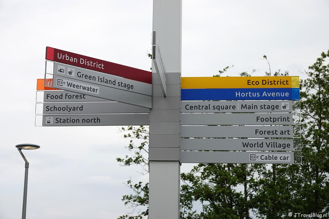 Richtingaanwijzer op de Floriade Expo 2022 in Almere