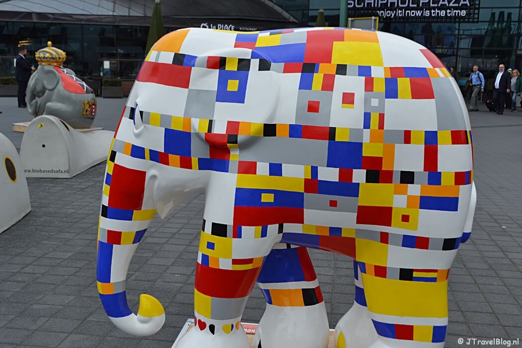 Olifantenparade op Schiphol