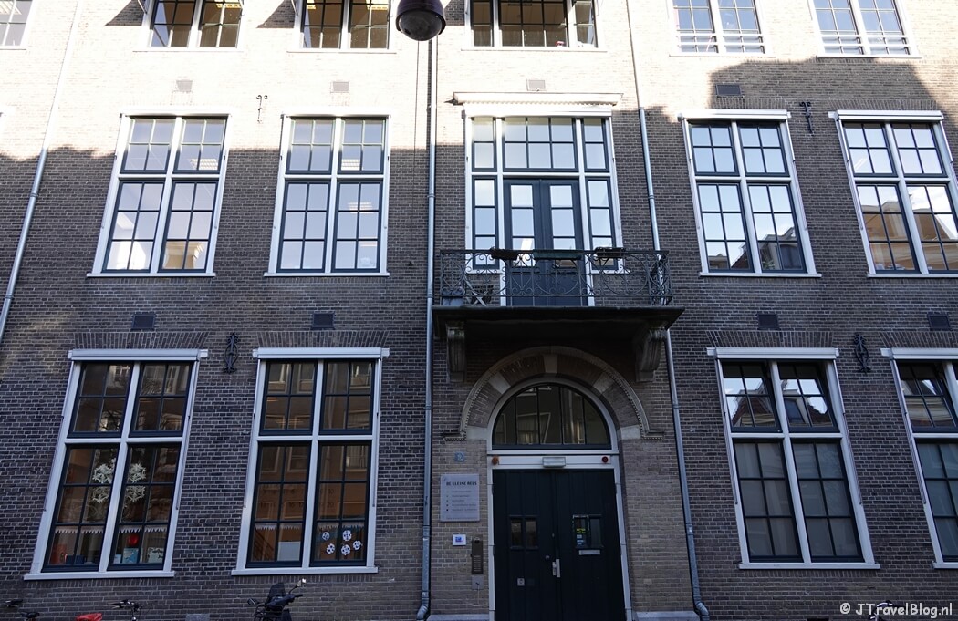 School aan de Nieuwe Looiersstraat tijdens mijn onderwijshistorische wandeling in Amsterdam