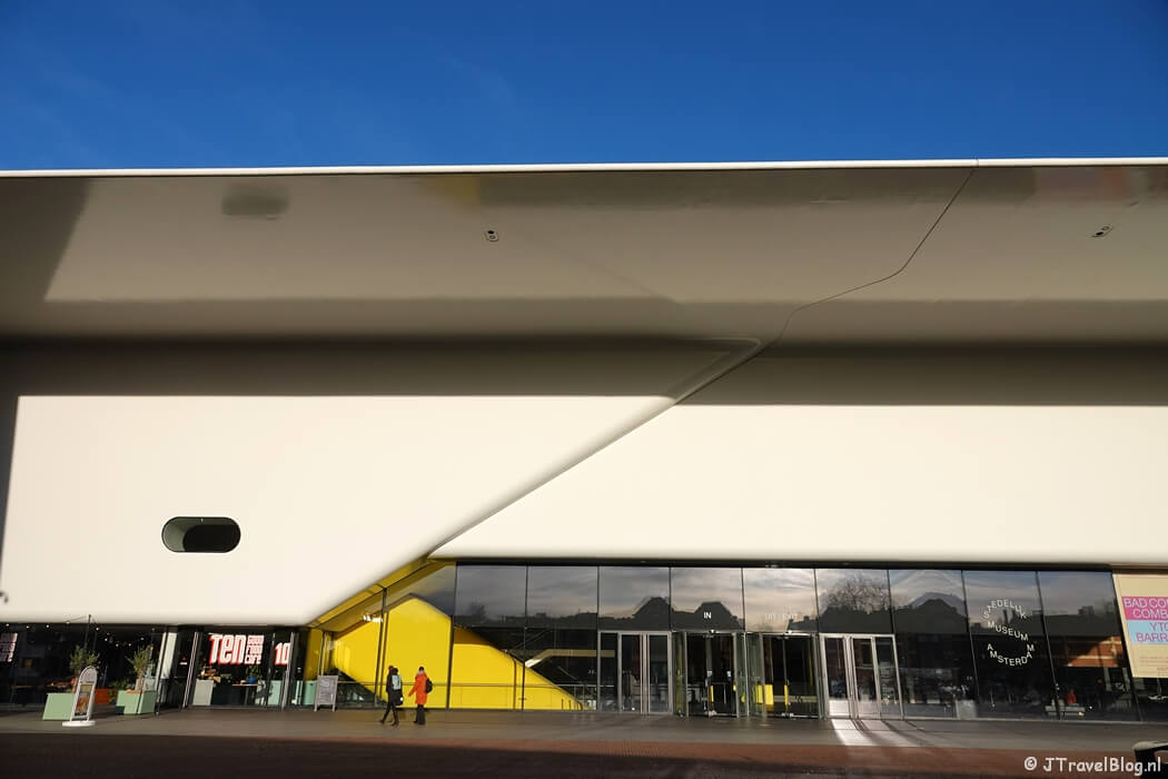 Stedelijk Museum tijdens mijn onderwijshistorische wandeling in Amsterdam
