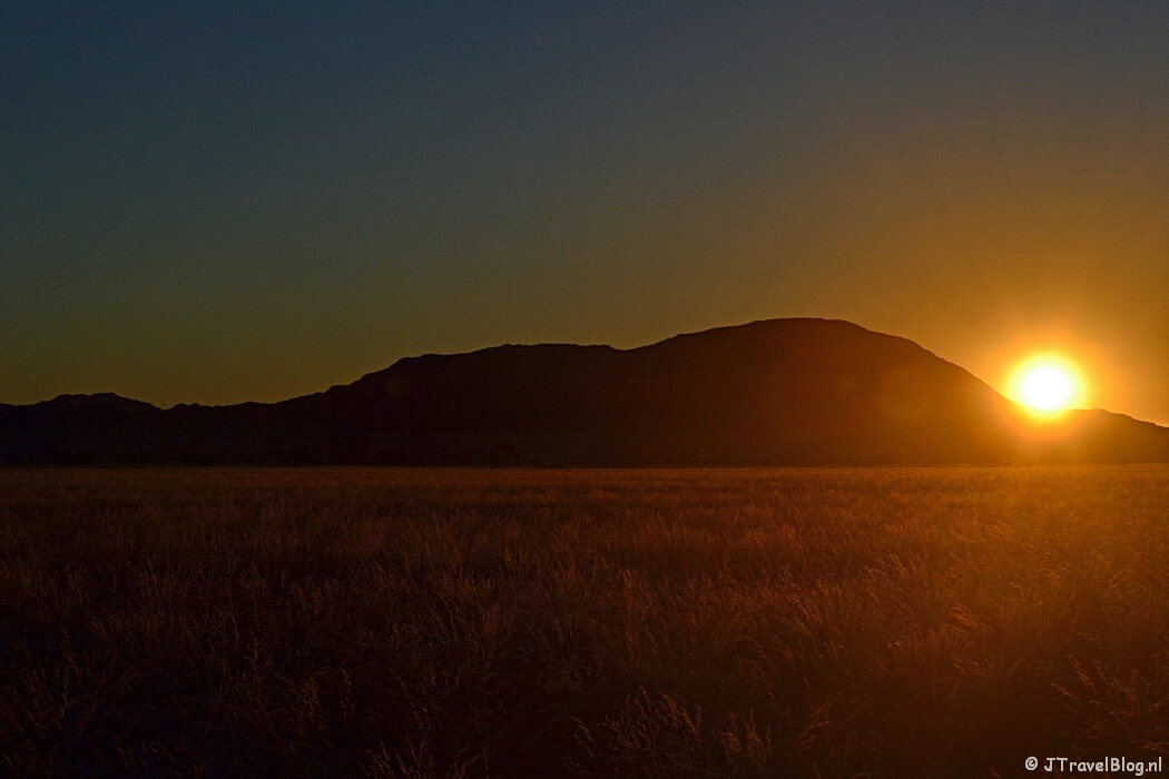 Sundowner nabij de Sossusvlei in Namibië