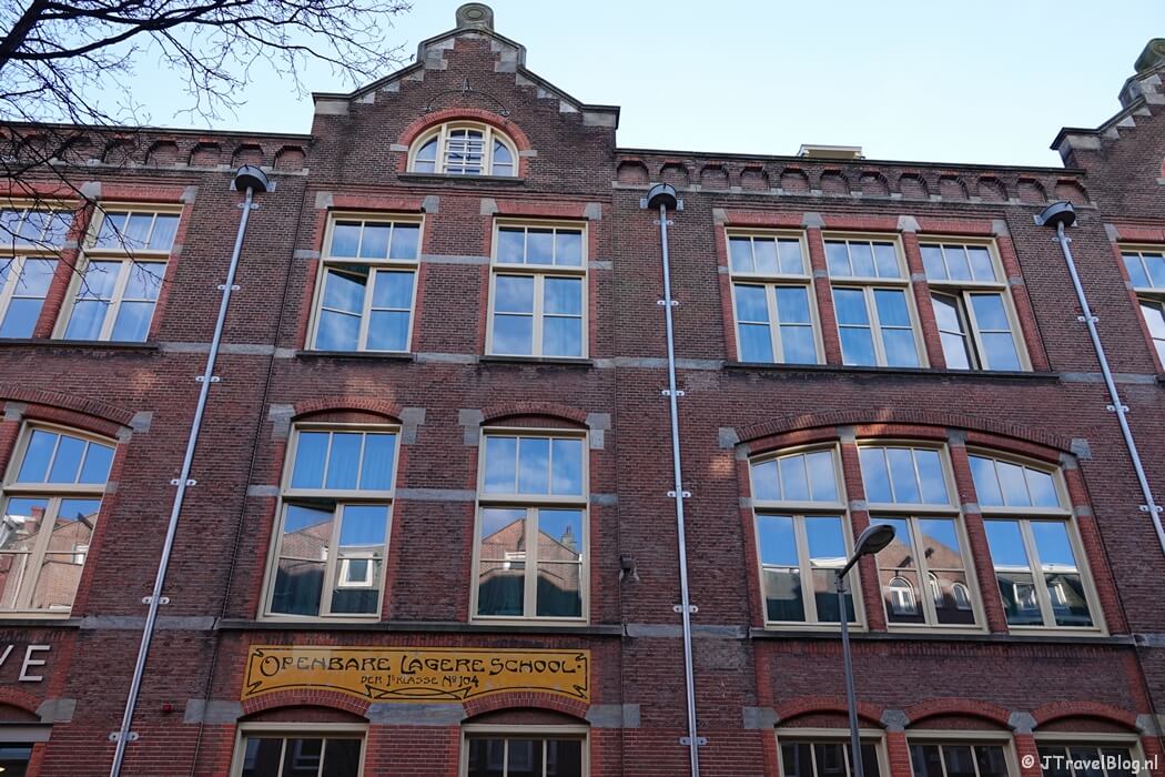 Voormalige openbare lagere school der 1e klasse no. 104 tijdens mijn onderwijshistorische wandeling in Amsterdam