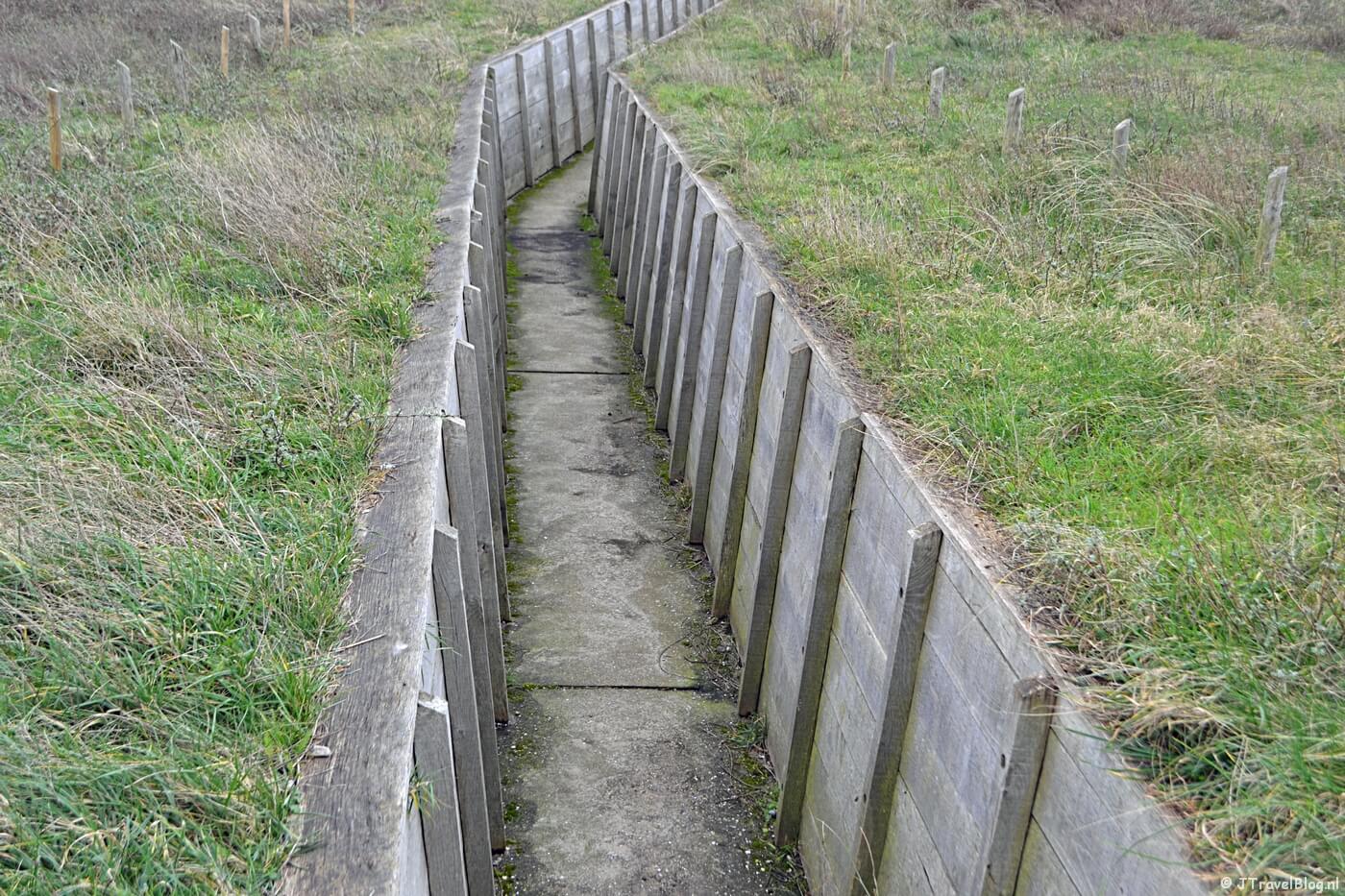 Wandelen in de duinen van IJmuiden: de loopgraven bij het Bunkermuseum