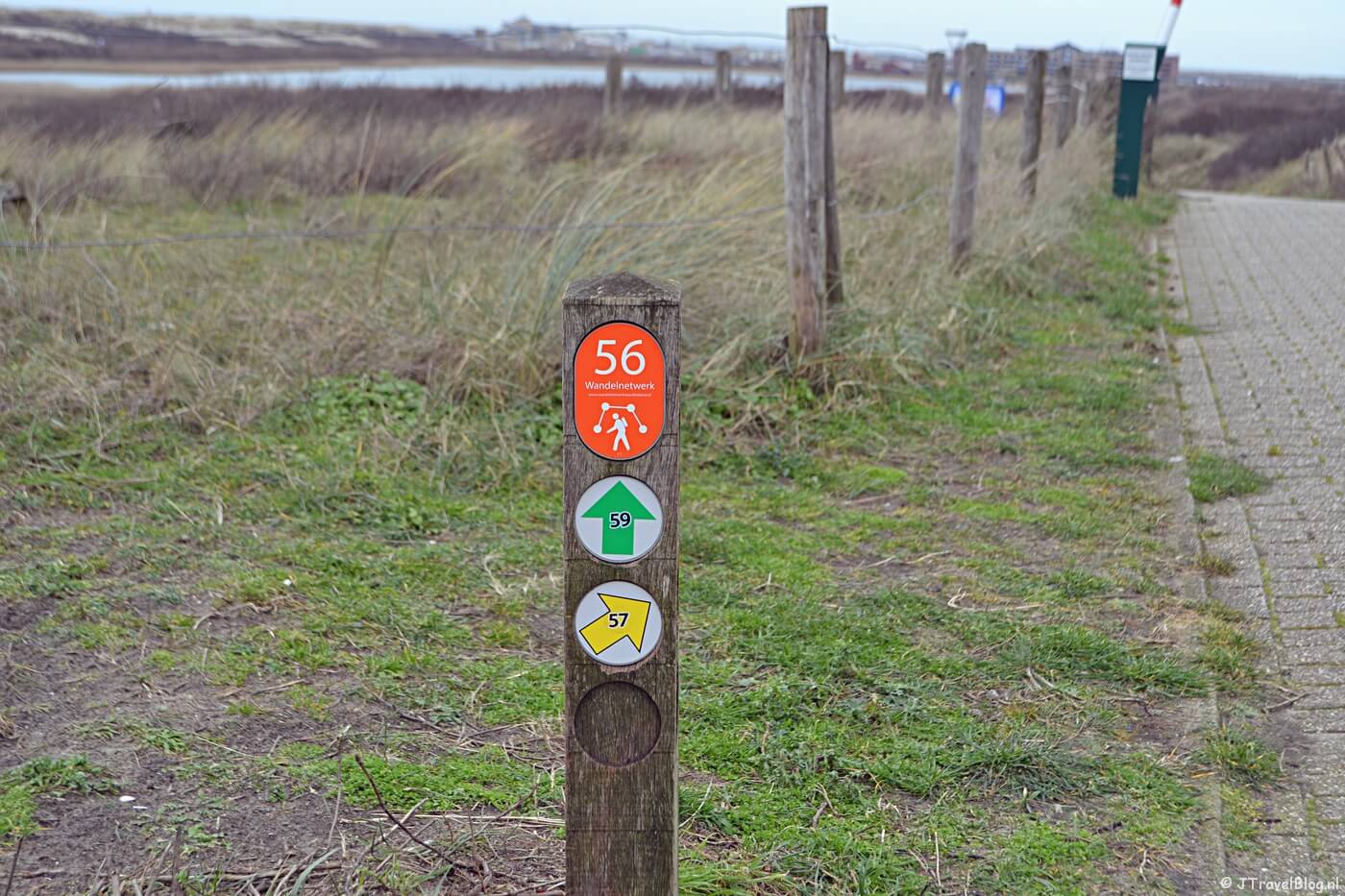 Wandelen in de duinen van IJmuiden: paaltje 56
