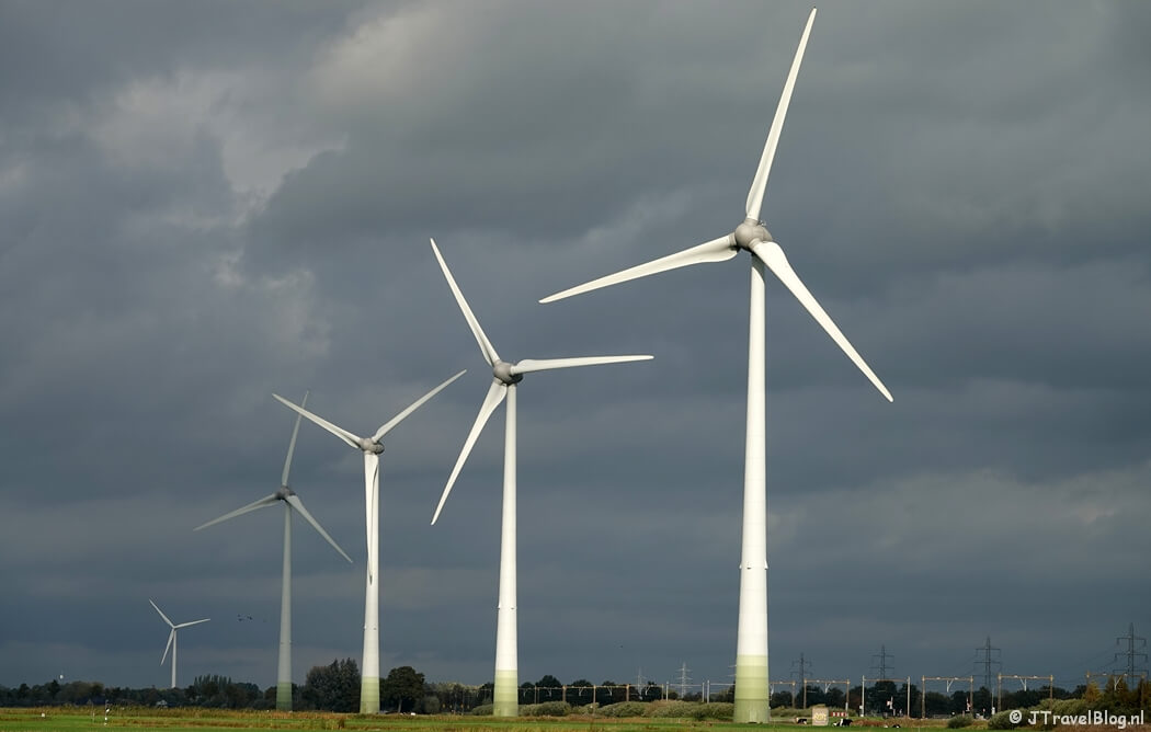 Windmolens tijdens de 20e etappe van het Westerborkpad